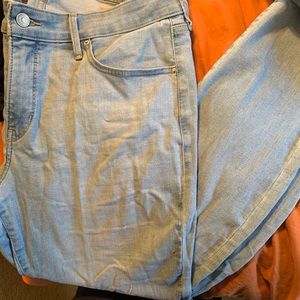 Levi’s Plus Jean! 311 Shaping Skinny